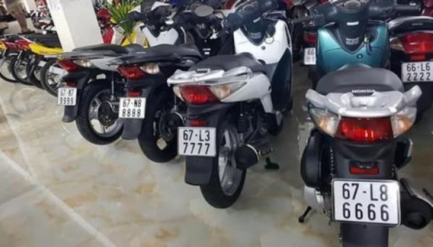 Biển số 67 của dòng xe tay ga tại bãi xe