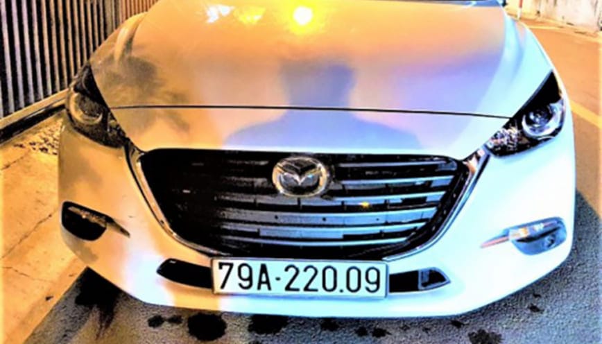 Xe ô tô trắng mang biển 79