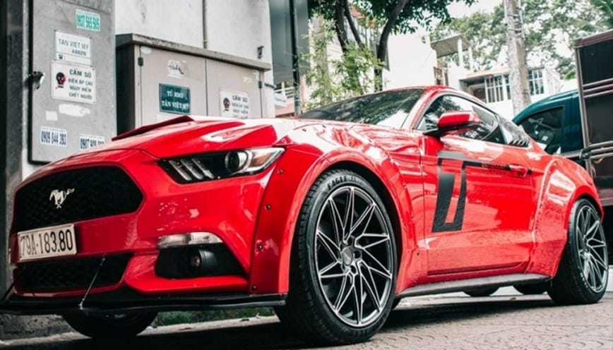 Xe ô tô đỏ với biển tỉnh Khánh Hòa cực kỳ chất