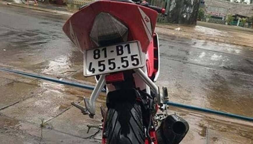Biển xe máy 81 và dãy seri tứ quý 5