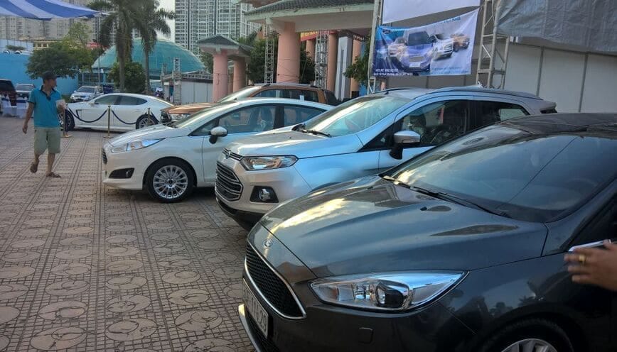 Đến văn phòng CSGT tỉnh để sang tên biển xe