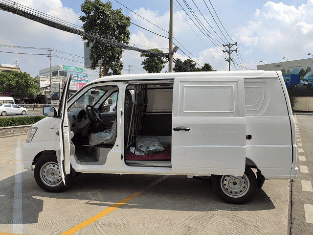 Bật mí giá xe tải Van Thaco 5 chỗ mới cập nhật 2025