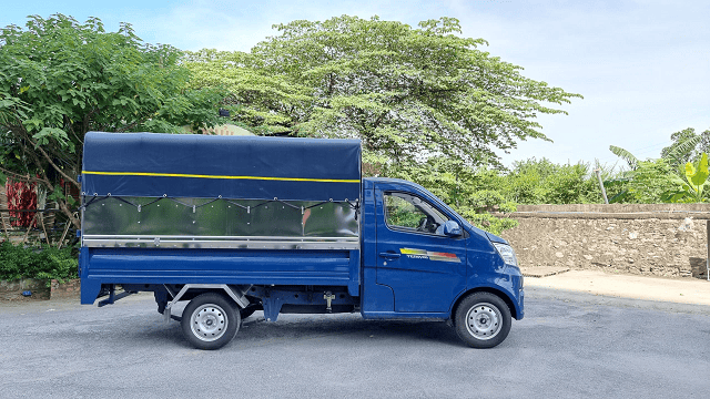 Thaco Towner 990 với thùng hàng kích thước lớn tiện lợi