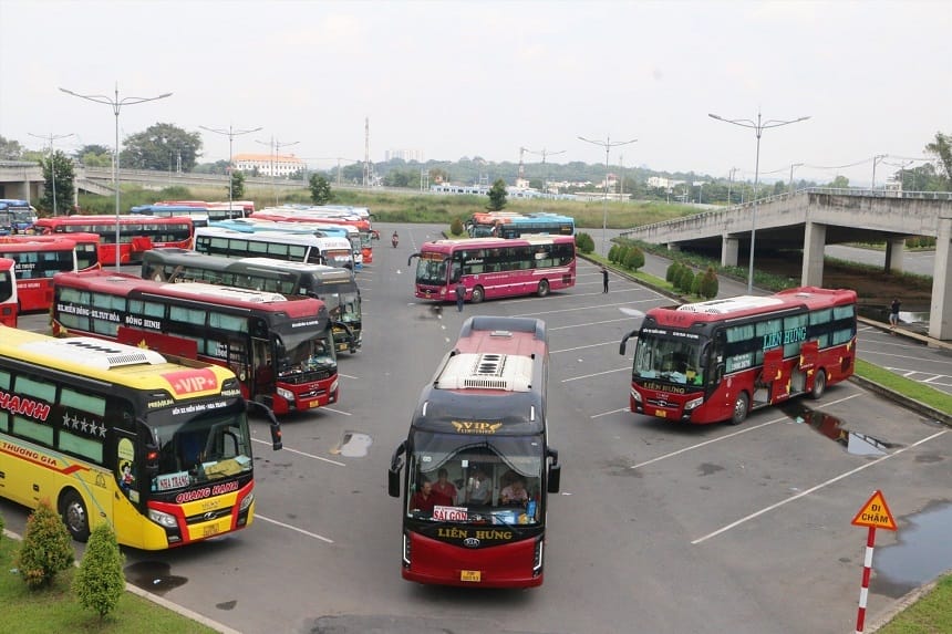 Đội ngũ tài xế chuyên nghiệp của Liên Hưng giúp khách hàng có chuyến đi an toàn