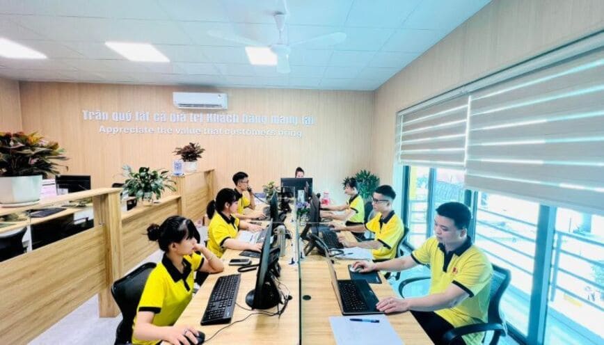 Nhân viên chăm sóc khách hàng luôn ân cần niềm nở mọi lúc mọi nơi