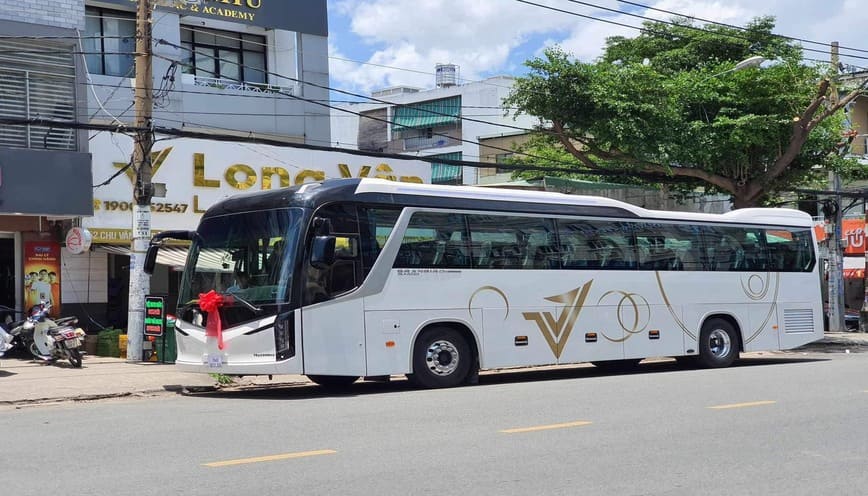 Xe tạm dừng chân tại tuyến Sài Gòn - Đắk Lắk