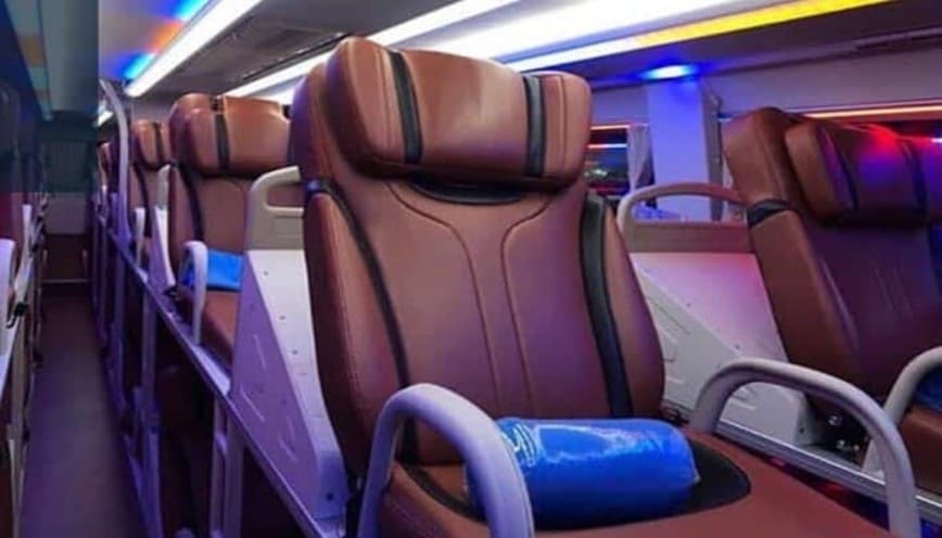 Ghế bọc da trên xe của Trung Nga