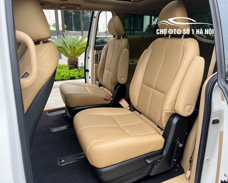 alt: Hướng dẫn so sánh giá xe Kia 7 chỗ cũ với các đối thủ để chọn lựa