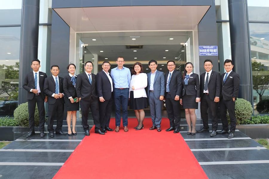 Ban lãnh đạo và nhân viên Mercedes Haxaco Võ Văn Kiệt tại sự kiện