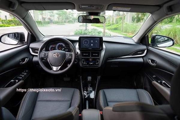 Bảng taplo xe Toyota Vios 2023 với đầy đủ tiện ích và thiết kế sang trọng