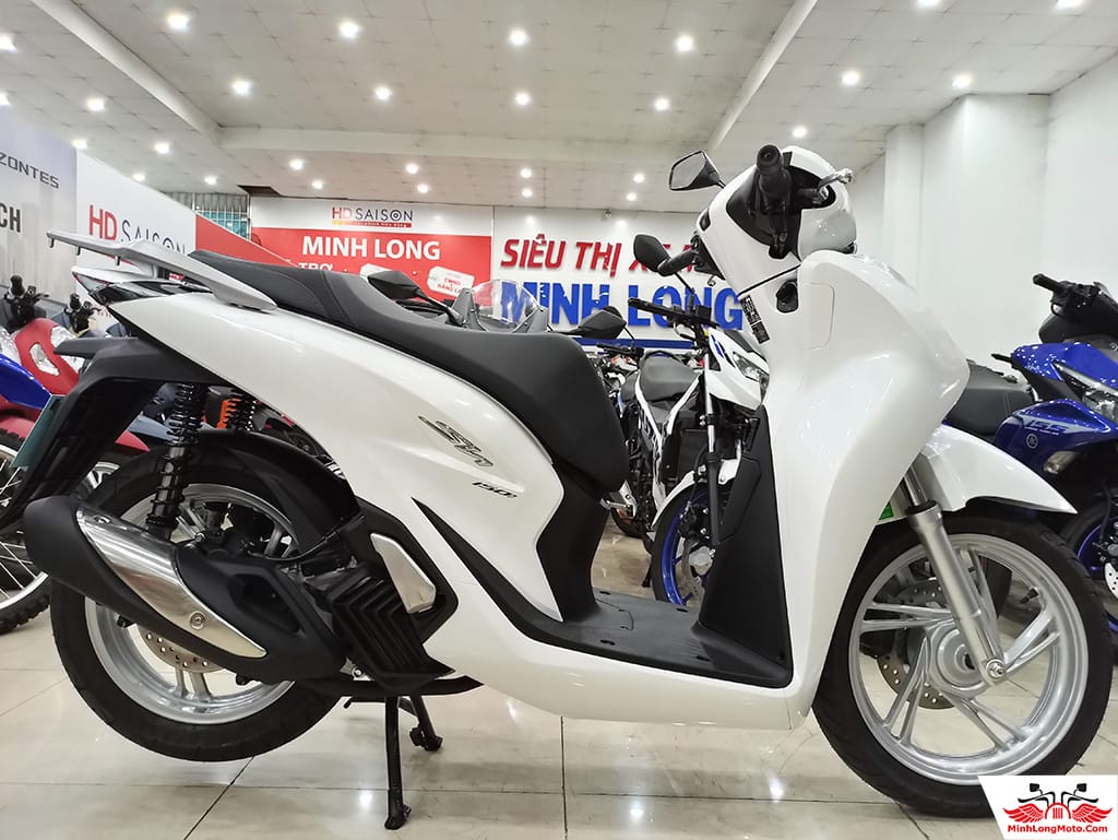 Bánh xe vành lớn, lốp bám đường của Honda SH 150i