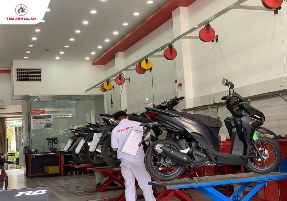 Bảo dưỡng định kỳ xe Honda Vario 150 giúp động cơ hoạt động trơn tru, kéo dài tuổi thọ và tối ưu mức tiêu thụ nhiên liệu.