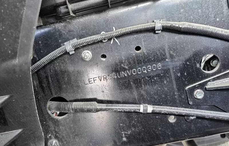 Bảo vệ số khung số máy xe bằng lớp sơn phủ chuyên dụng