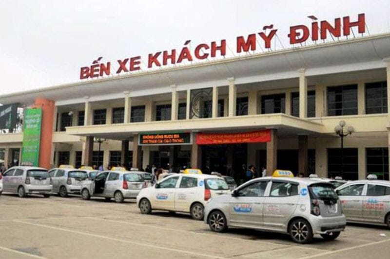 Bến xe Mỹ Đình nhộn nhịp