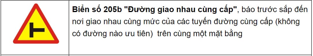 Biển báo nguy hiểm giao nhau với đường sắt có đèn tín hiệu, nhắc nhở người lái xe tải van cẩn trọng.