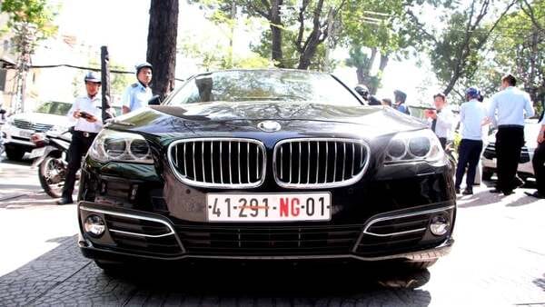 Biển số xe với ký hiệu đặc biệt dành cho các tổ chức và cơ quan chuyên biệt