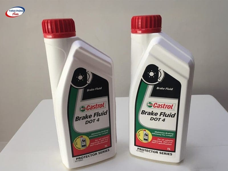 Bình chứa dầu phanh DOT4, thành phần thiết yếu của hệ thống phanh.