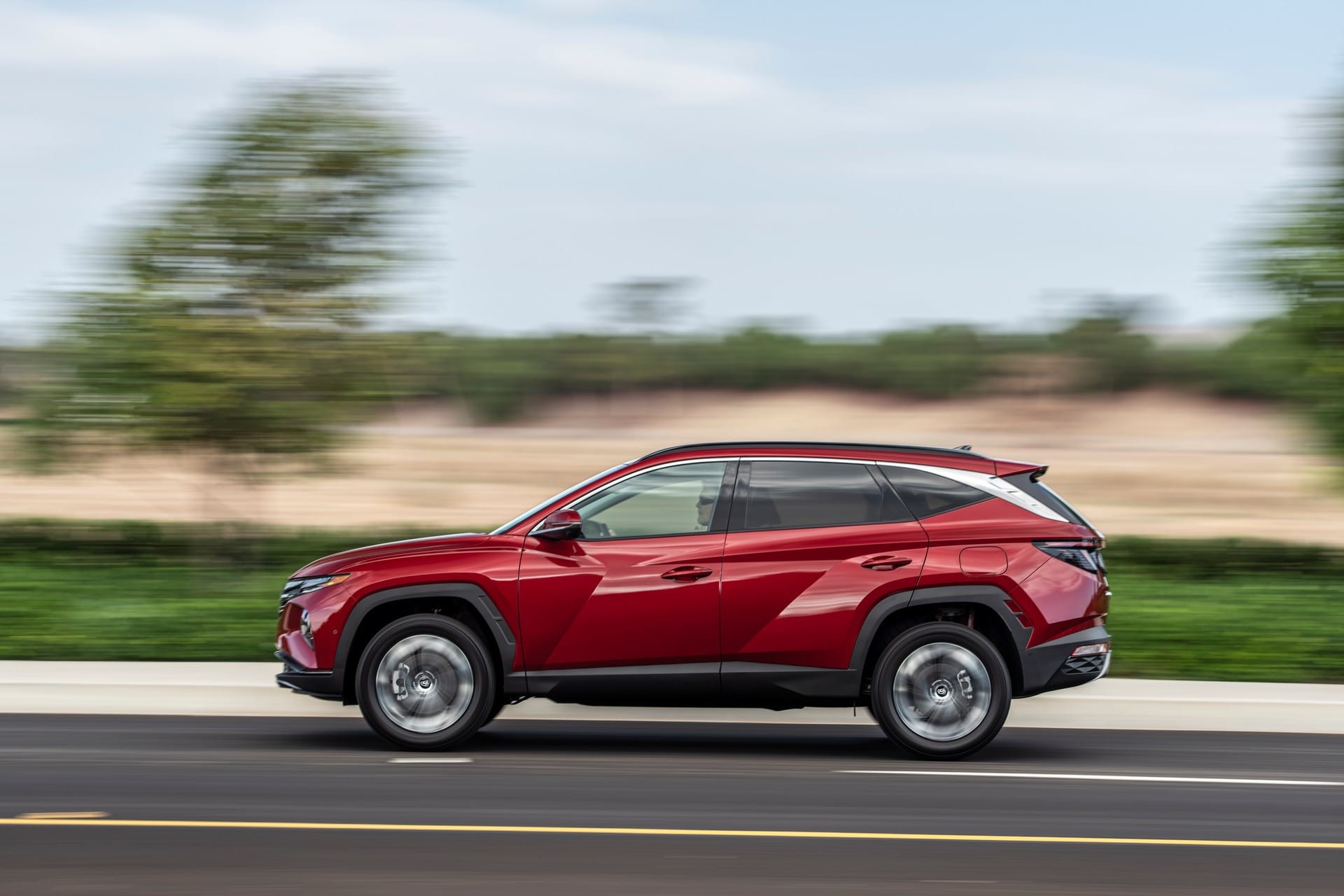 Cả 3 khối động cơ trên các phiên bản của Tucson đều cho khả năng vận hành rất mạnh mẽ