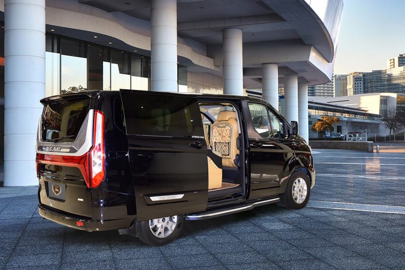 Các dòng xe khách Limousine phổ biến được cải tạo từ xe van