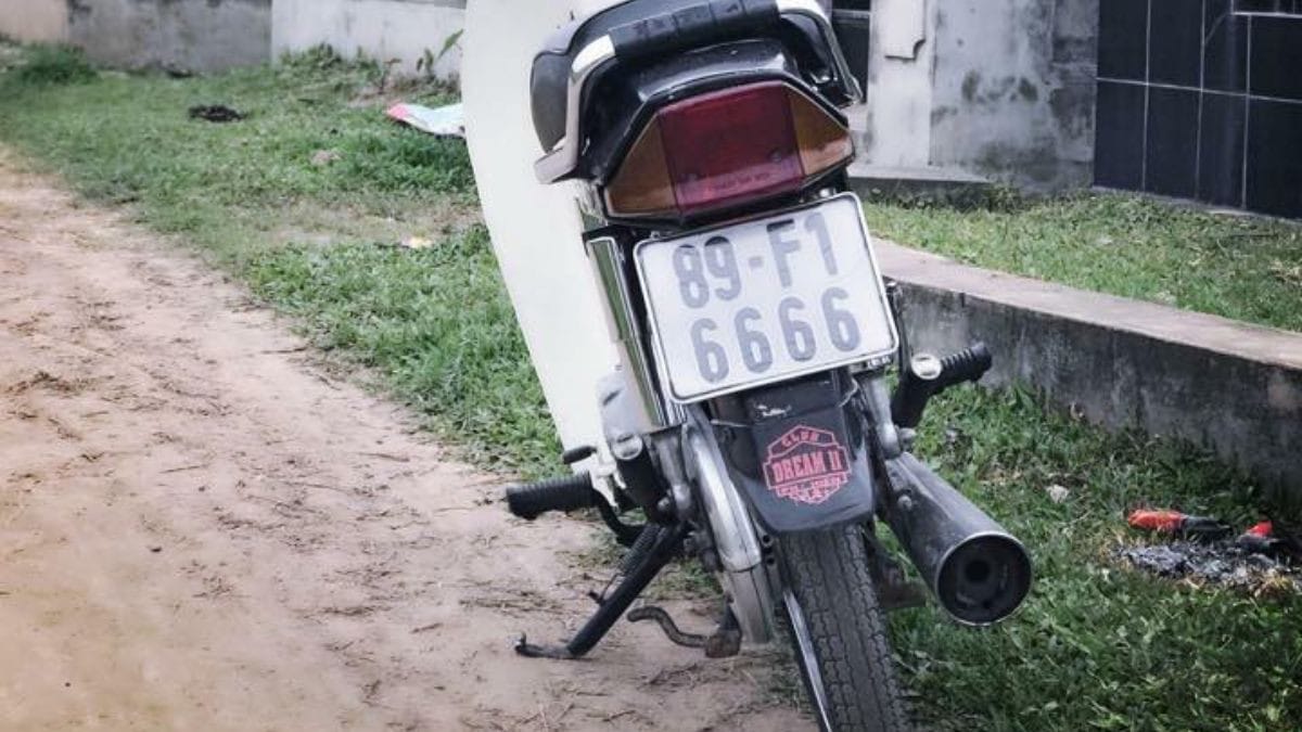 Các loại biển số xe với màu sắc khác nhau biểu thị thứ tự ưu tiên trong giao thông
