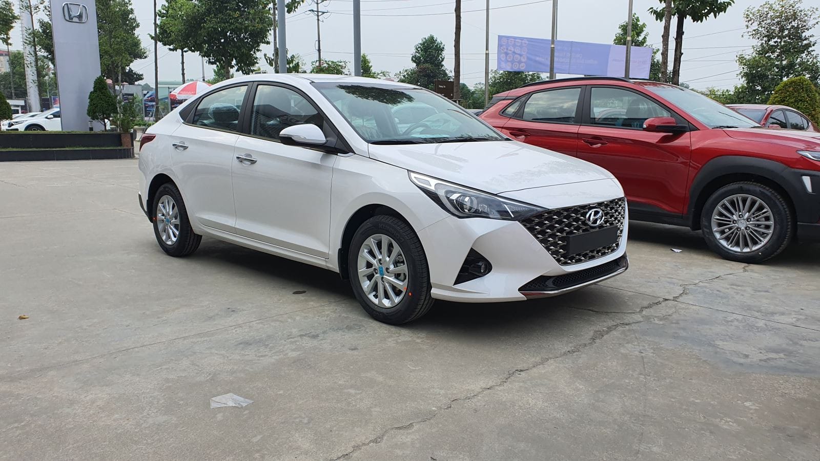 Các tính năng an toàn cơ bản trên Hyundai Accent 2022 AT tiêu chuẩn