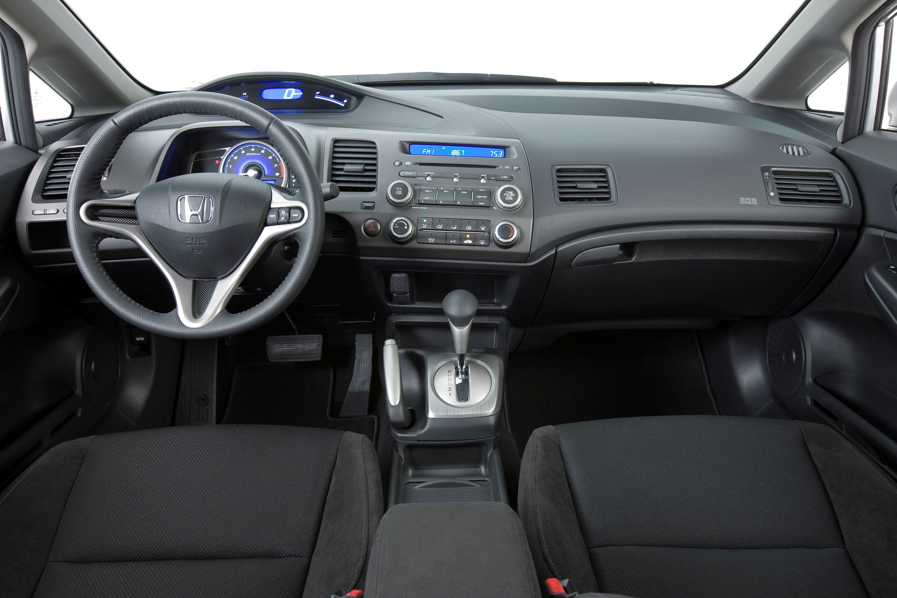 Các tính năng nội thất tiêu biểu của Honda Civic Gen 8 qua từng phiên bản