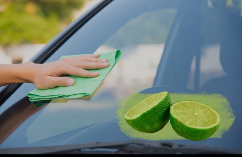 Cách tẩy ố kính ô tô với chanh tươi đơn giản, dễ thực hiện