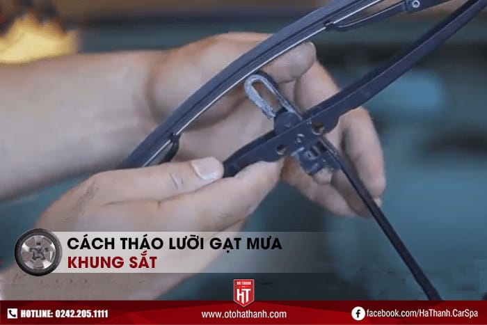Cách tháo lưỡi gạt mưa ô tô loại khung sắt