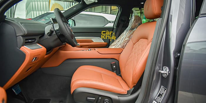 Cận cảnh hệ thống điều hòa và cửa gió trong khoang lái VinFast VF9
