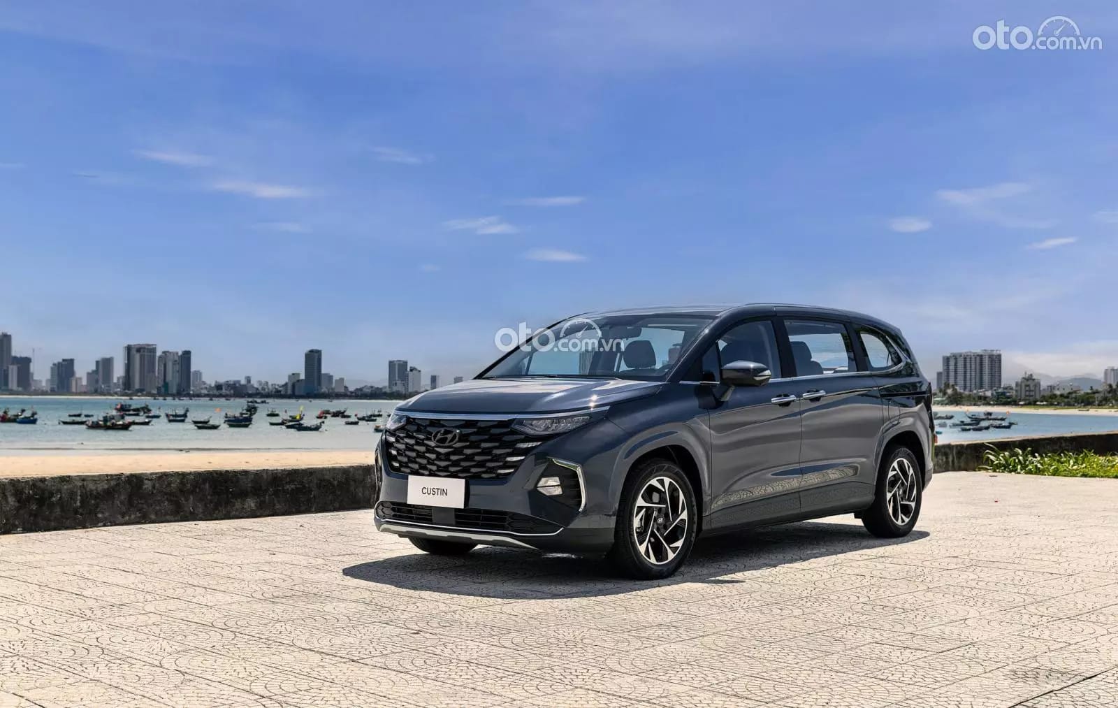 Cập nhật báo giá xe Hyundai Custin, mẫu MPV cỡ trung tiện nghi