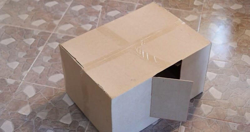 Cắt tạo hình thân xe tải lớn từ thùng bìa carton