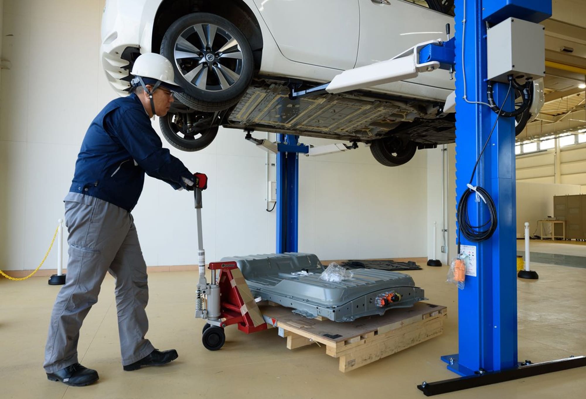 Chi phí sửa chữa xe điện đòi hỏi công cụ và kỹ thuật chuyên biệt