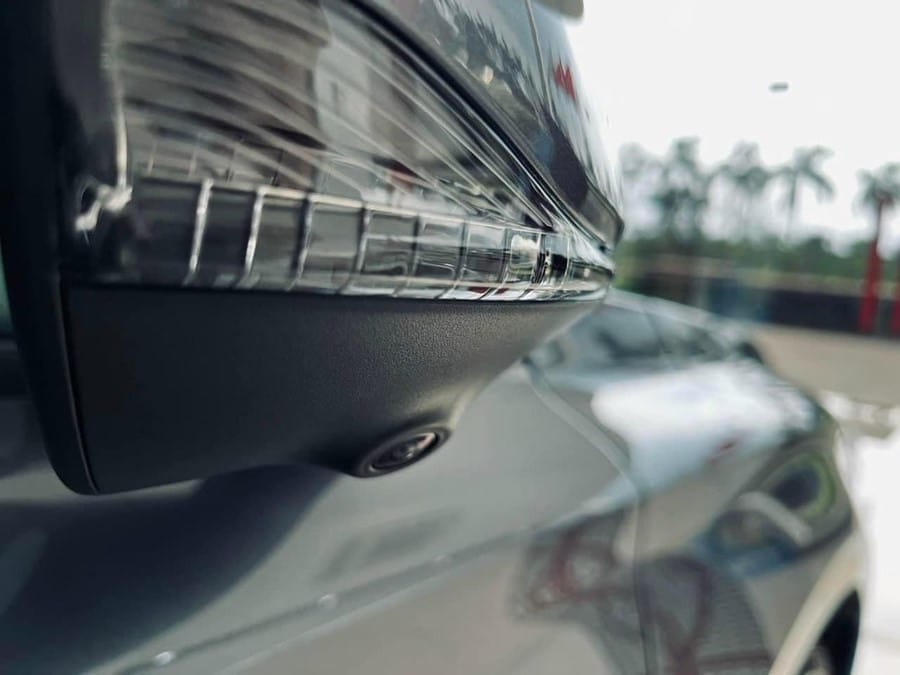Chi tiết đèn hậu và đuôi xe MG5 hiện đại