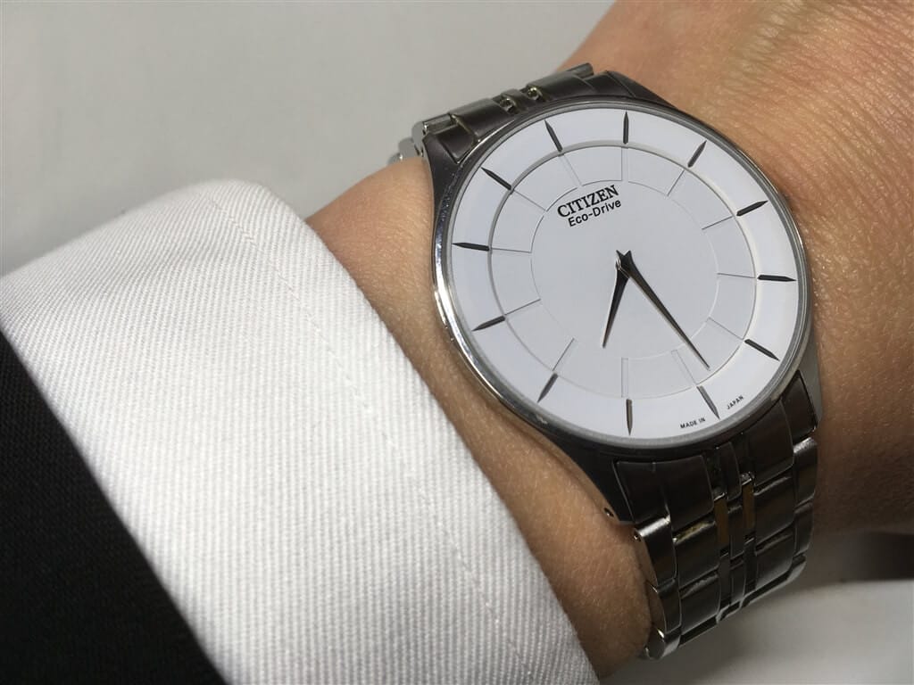 Chọn đồng hồ màu sắc hợp mệnh để người sinh năm 1984 có thêm vận may