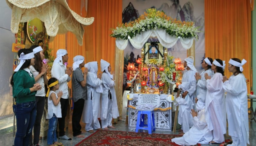 Chú ý người đến viếng tang
