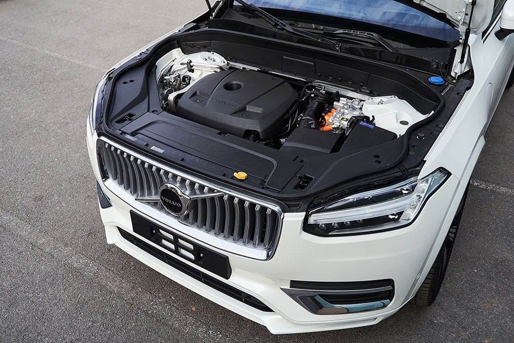 Công nghệ Plug-in Hybrid tiên tiến trên xe Volvo, kết hợp hiệu suất và bảo vệ môi trường.