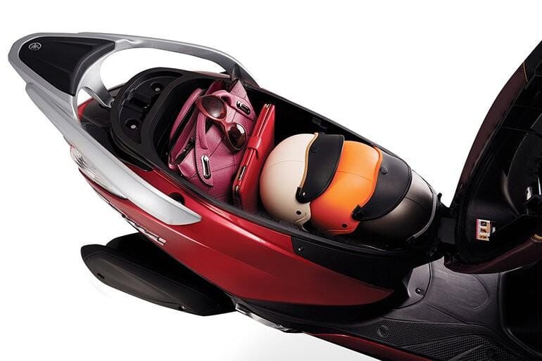 Cốp xe siêu khủng của Yamaha Latte 2022 có dung tích lên tới 37 lít