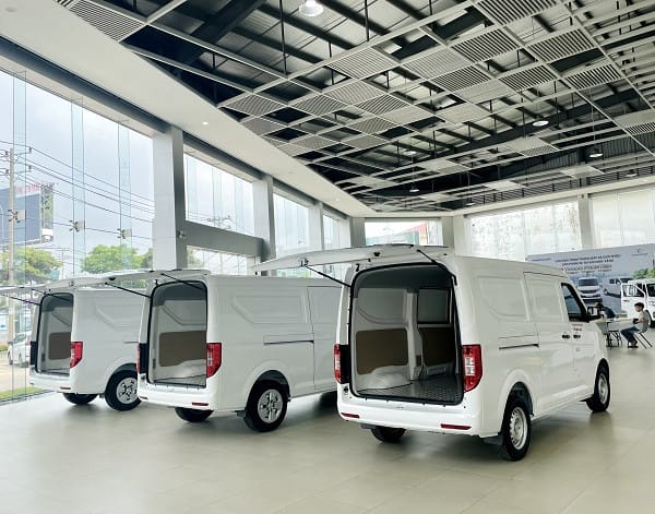 cửa lùa bên hông xe tải van Thaco