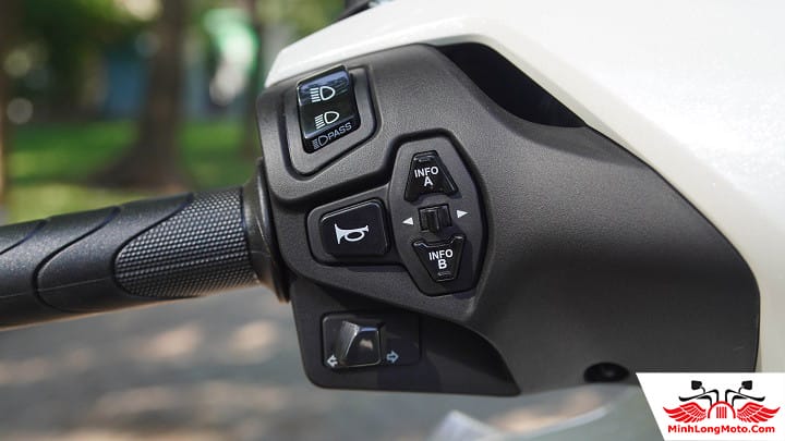 Cụm công tắc và cùm tay lái của Honda SH 150i