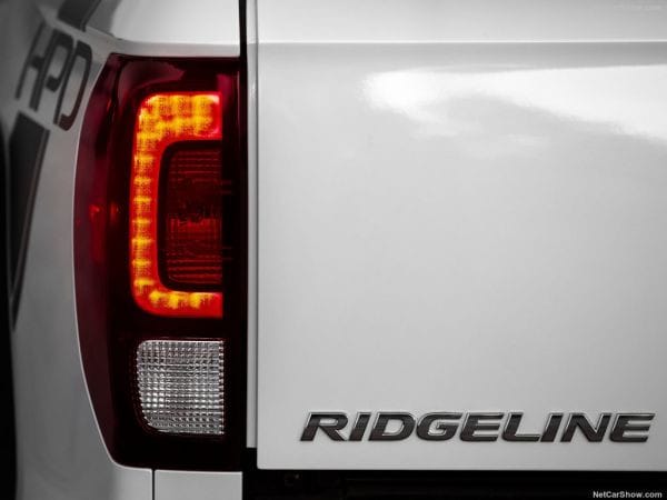 Cụm đèn hậu LED trên xe bán tải Honda