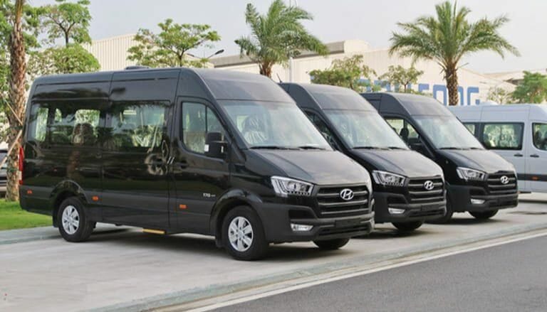 Dàn xe limousine Móng Cái Hà Nội cao cấp chuẩn bị khởi hành, cam kết chất lượng dịch vụ vận chuyển hành khách