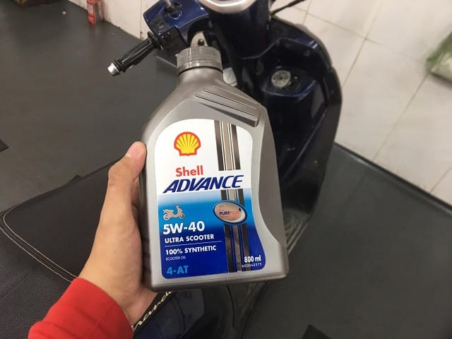 dầu nhớt Shell Scooter Ultra 5W40 giúp xe tay ga grande vận hành êm ái