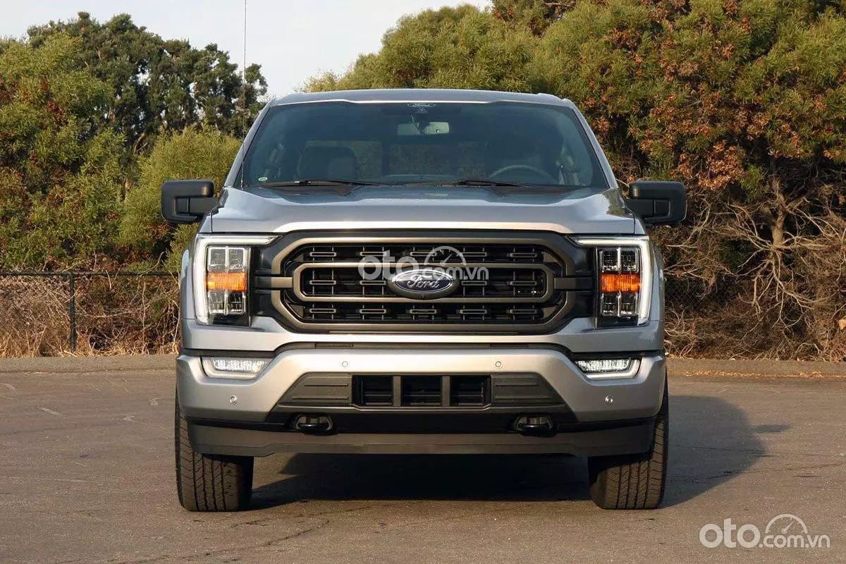 Đầu xe Ford Raptor F150 mạnh mẽ