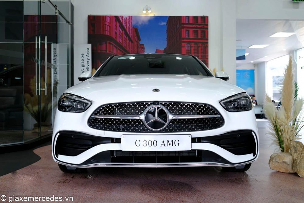 Đầu xe Mercedes C300 AMG