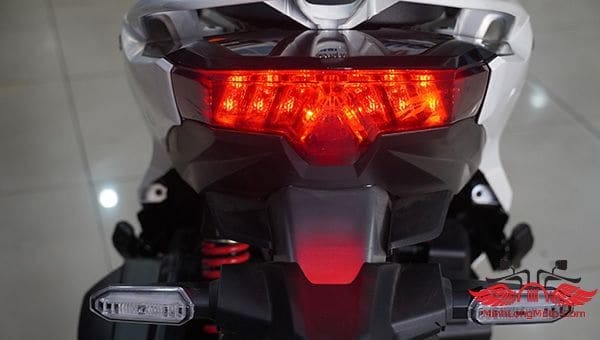Đèn hậu xe Click 150