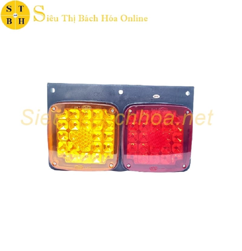 Đèn hậu xe tải hoạt động đồng bộ với hệ thống chiếu sáng chính