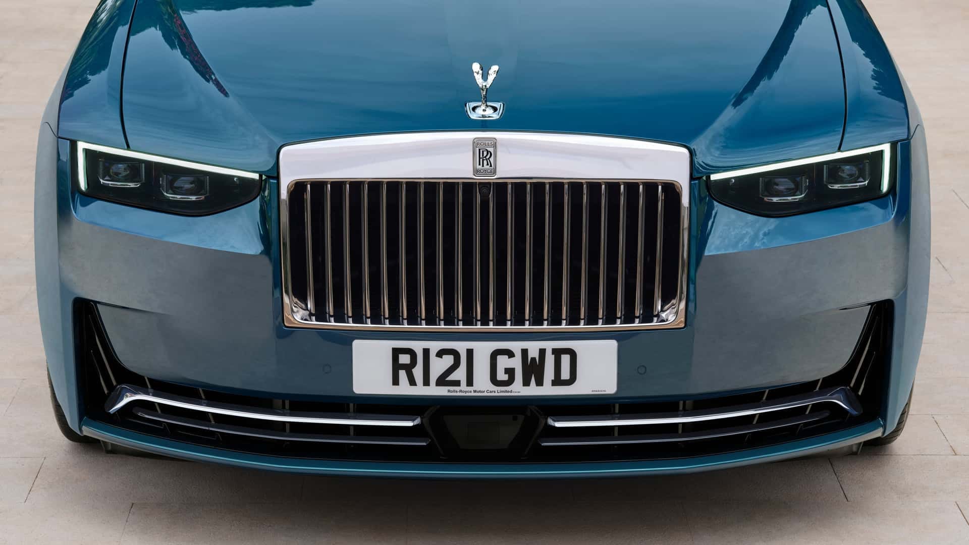 Đèn pha LED hiện đại của Rolls-Royce Ghost 2025