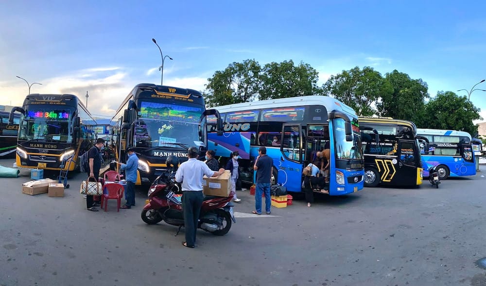 Dịch vụ vận chuyển hành khách và hàng hóa của nhà xe Mạnh Hùng