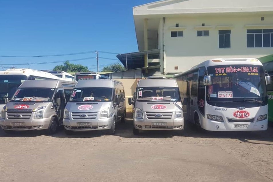 Đội xe chất lượng của nhà xe Tấn Tài Ayunpa