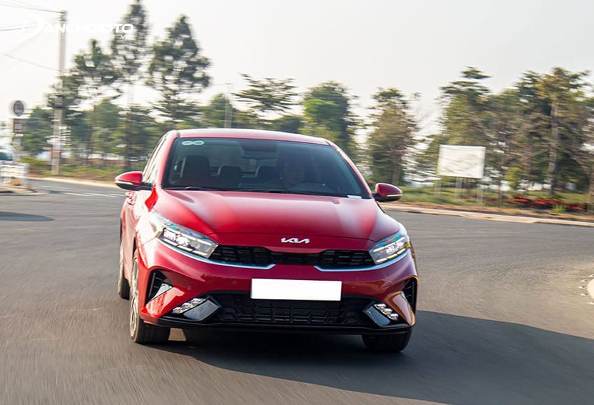 Động cơ 1.6 Turbo của Kia K3 mang lại khả năng tăng tốc mạnh mẽ và ấn tượng.